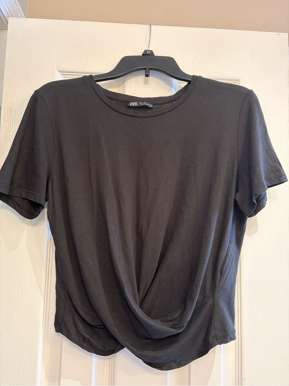 Zara Black Short-Sleeve T-Shirt with Draped Twist Hem